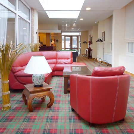 Hotel & Restaurant Le Cardinal Poix-de-Picardie Екстериор снимка