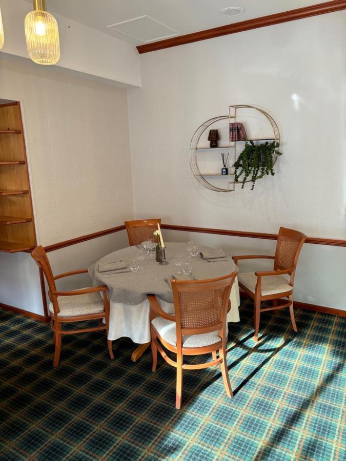 Hotel & Restaurant Le Cardinal Poix-de-Picardie Екстериор снимка
