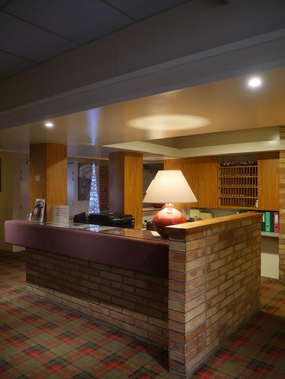 Hotel & Restaurant Le Cardinal Poix-de-Picardie Екстериор снимка
